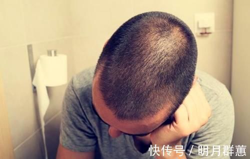 大便|长期腹泻,大便不成形,就是肠胃炎?别大意,或许与4个原因有关