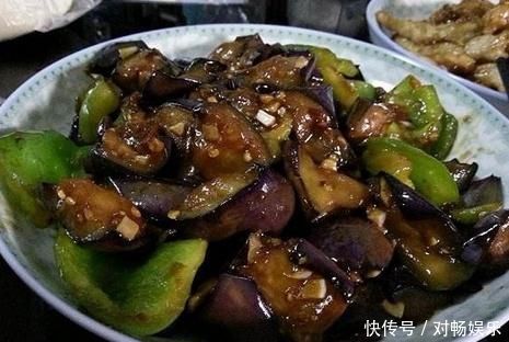 在家做红烧茄子,学会这个小技巧,茄子不油腻,吃起来更入味