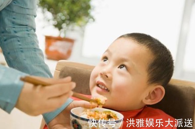 咳嗽|孩子咳嗽发烧时,宁可饿着也不要吃4种食物,家长要记牢