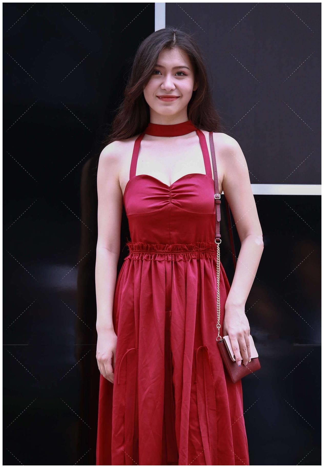 红色收腰礼服裙子，优雅大气，打造明朗清新的既视感