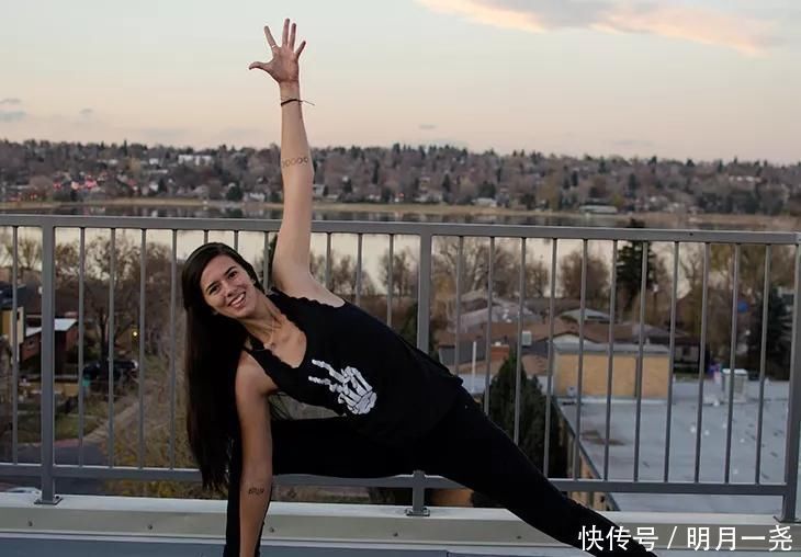 左腿|这套经典瑜伽动作,帮你打开髋部关节,滋养骨盆效果杠杠滴