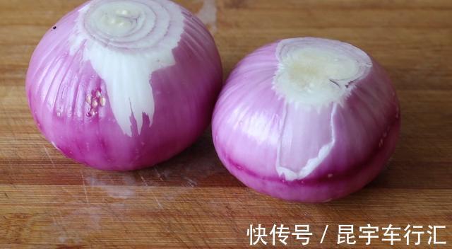 五花肉|豆角加洋葱最近火了,不炒不腌不凉拌,出锅比吃肉还过瘾