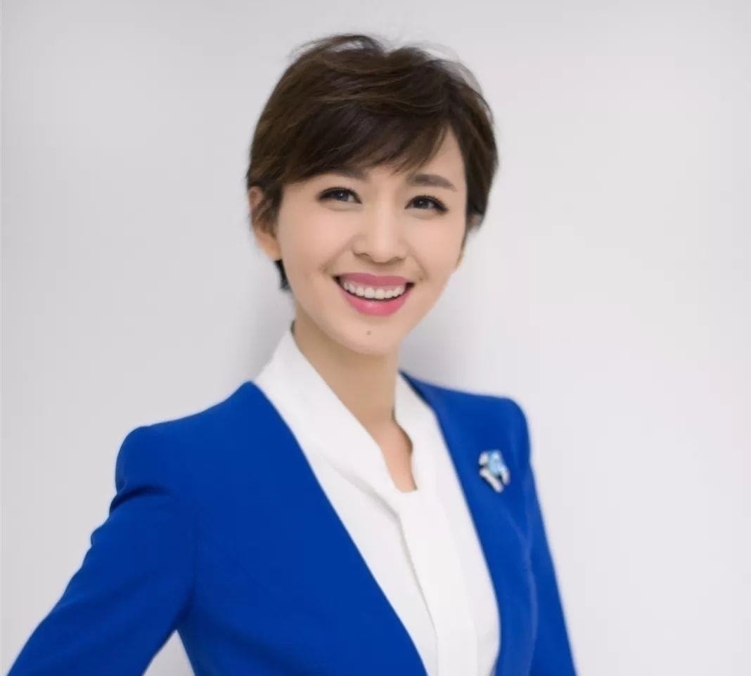 央视@央视三大未婚美女的书法各具魅力,堪称人美字牛,才气飞扬!