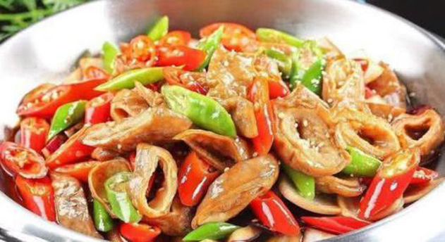 美食推荐干豆角烧肉,素炒豌豆,三汁焖锅,爆炒肥肠的做法