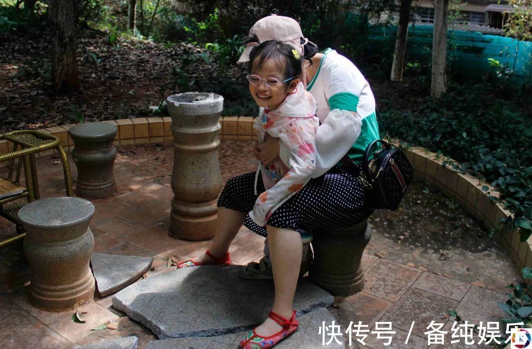 康复|残疾妈妈独子溺亡后,42岁借钱做试管婴儿,迎来女儿也迎来了悲剧