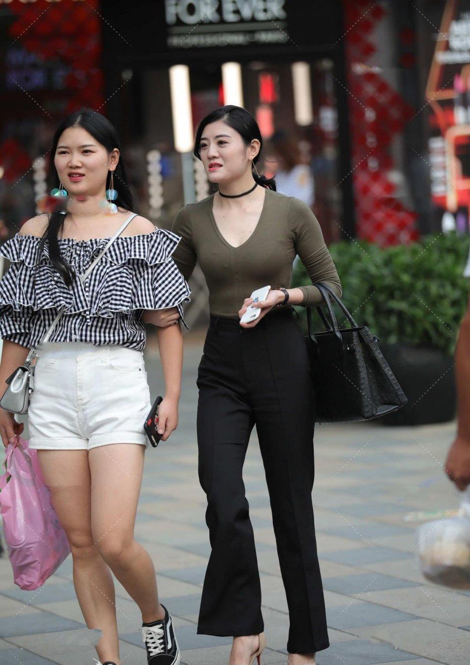 小姐姐|阔腿裤如何穿搭和选择?分享穿衣妙招,提升你的衣品!