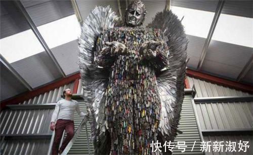 雕塑家@世界上最吓人的雕像,用10万把刀打造,每把背后都是一名遇害者