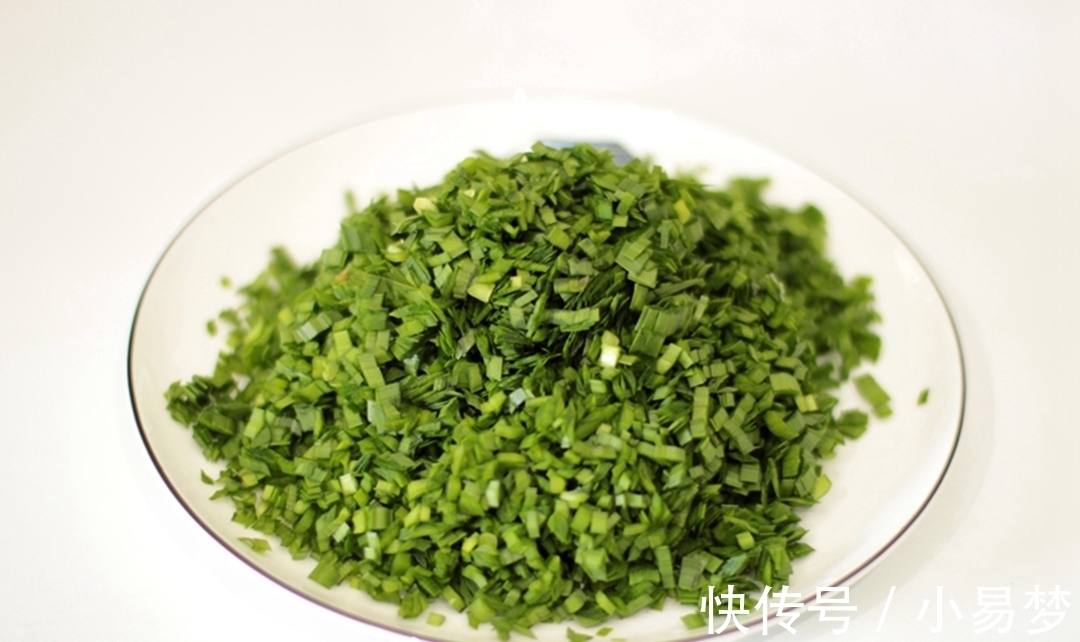 油炸|想吃春卷太容易,不揉面不油炸,简单快手就是一锅,当早餐一级棒