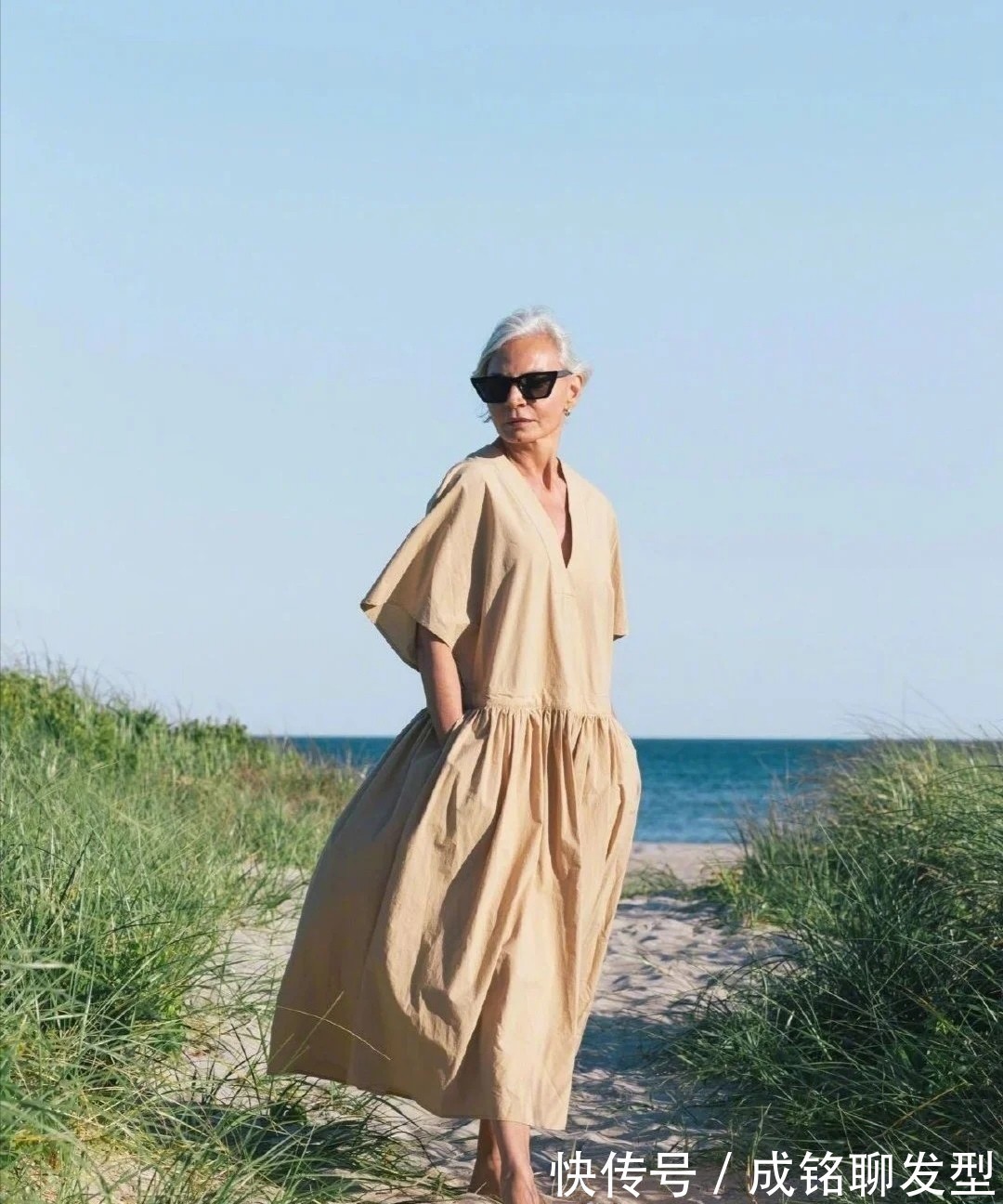 白色t恤|别说花白头发的奶奶不懂时尚!看看这几位时髦奶奶,比年轻人还潮