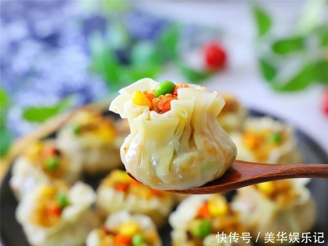 饺子皮加1碗糯米，做成快手早餐，皮薄馅大，一人一屉不够吃