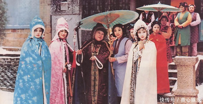 贾珍|宁国府的人为何丑态百出?贾珍的一番话点出了祸源,太不自重了