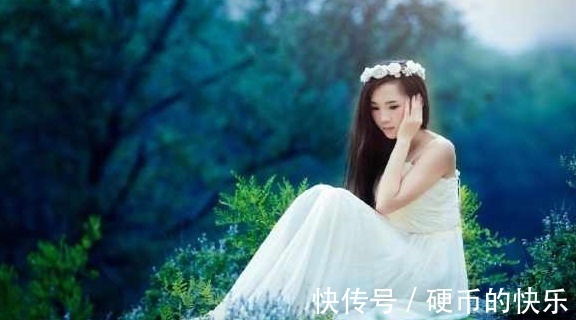 |笑话十则:常常听说酒后乱性之类的,于是我在KTV喝了一瓶五粮液