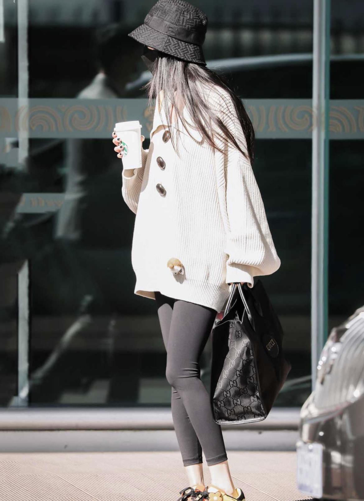 版型|章泽天不光是成功女企业家,还是潮流达人,上松下紧穿搭高级洋气