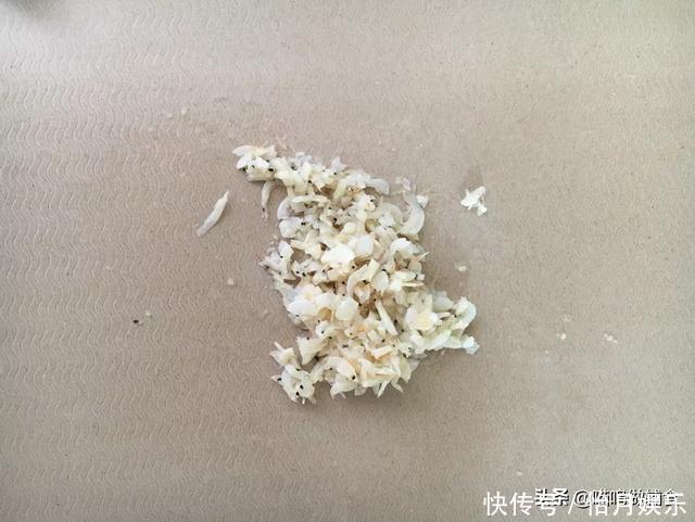 这个比白米饭营养高出好几个档!一口平底锅搞定娃喜欢的饭!