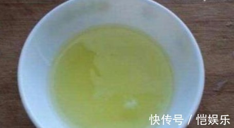 蟹爪兰开花不断的妙招,盆里用个“它”,花苞呼呼冒,开的特别多