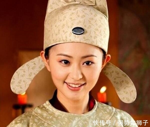 写诗|皇帝要宫女解释写诗意思，宫女直接拒绝，皇帝：要重用你