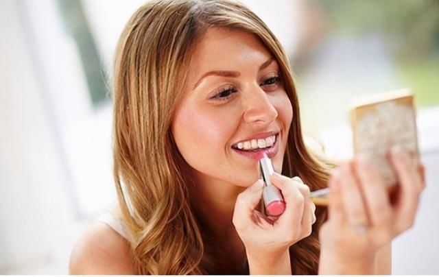 垃圾食品|胎记是如何形成的?产科大夫:除了遗传,和孕妈3种不良行为有关