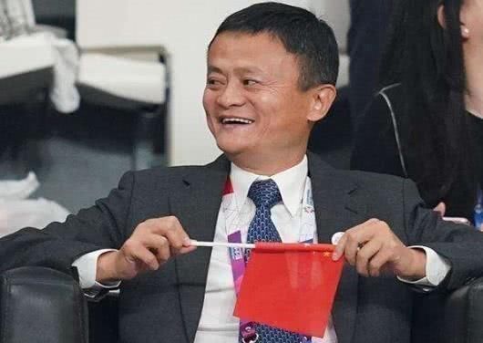 毕业照|马云30年前毕业照曝光,前排女同学实在太瞩目,网友:真绝了