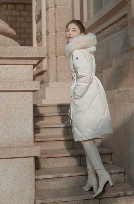 长筒靴|冬天穿“小白靴”更惊艳,显瘦耐看还减龄,配大衣美极了!