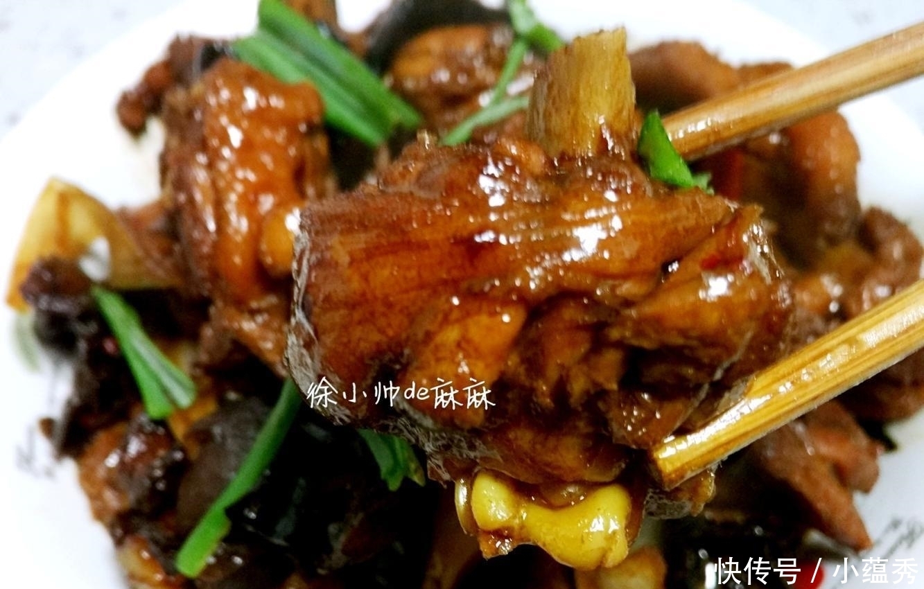 这些菜既是男人的下酒菜, 也是很好的下饭菜, 好吃又好做, 不够吃