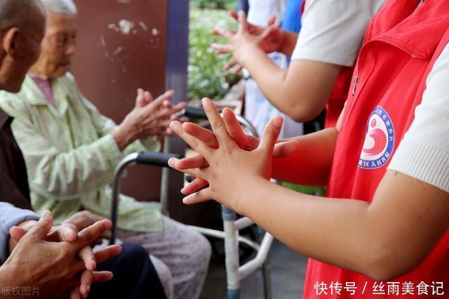 适合所有人练的九式手指操,每天做一次,调理五脏,益智又健脑