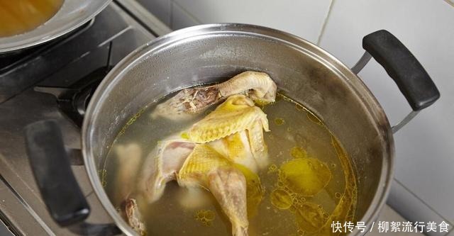 为什么饭店的鸡汤，又好喝又清澈除了时间和火候，原料才是重点