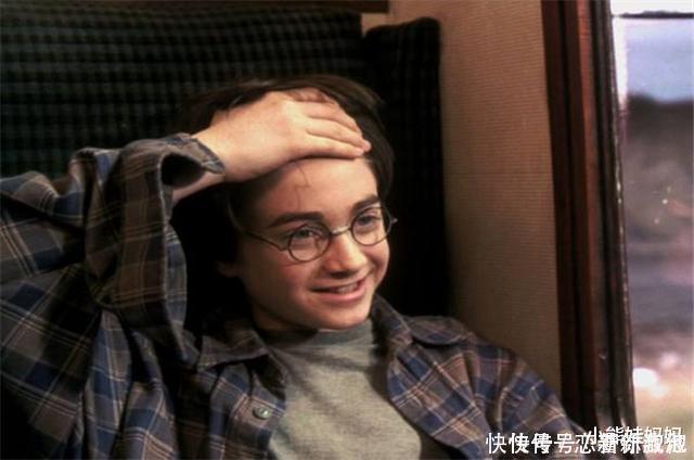 男孩|男孩不小心磕破了额头,宝妈灵机一动,让娃变成了“哈利波特”