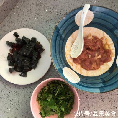 超级简单的皮蛋瘦肉粥，赶快get起来