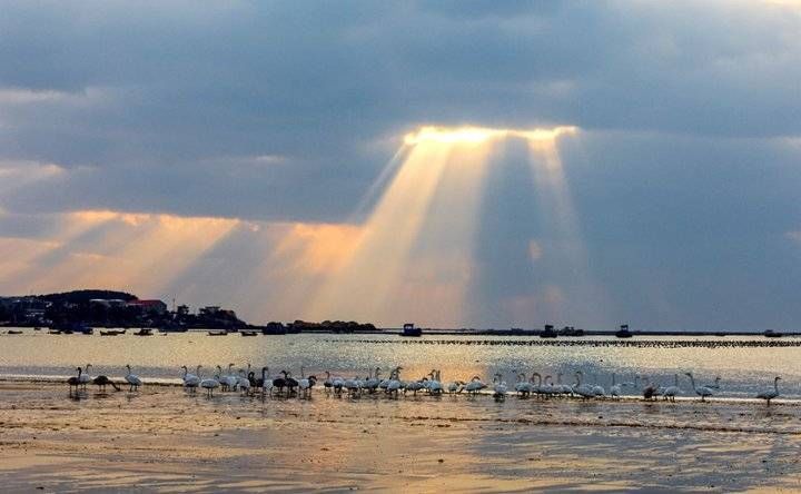  居庸关路|又一条冬日旅行路线将爆红！媲美贝加尔湖的湛蓝大海