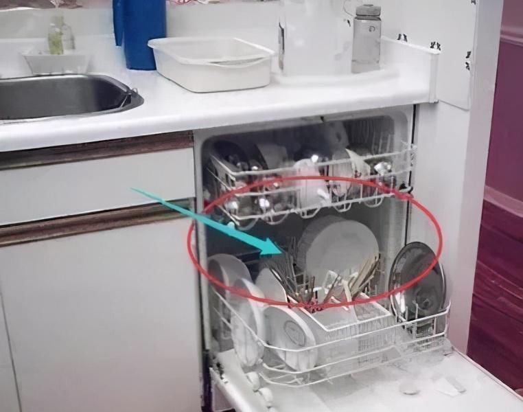 酒柜|入住新房半年，先后购买8样“鸡肋”家具，不实用还占空间，心碎