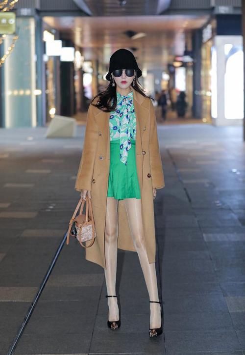 初春别把风衣藏起来，要想搭配更有范，日常打扮选风衣