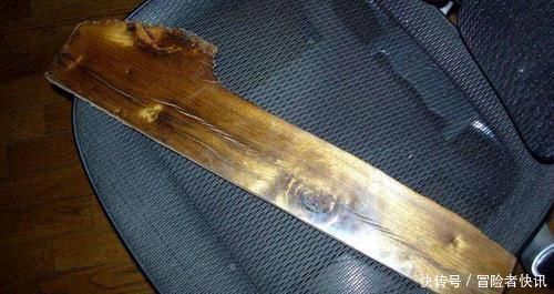 木板|垃圾堆里随手捡了个破木板,自己做成手串被告知是金丝楠