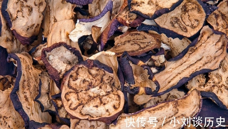 茄子干|三伏天多晒茄子干,到冬天都不坏,拿来炒肉真香,比新鲜的还好吃