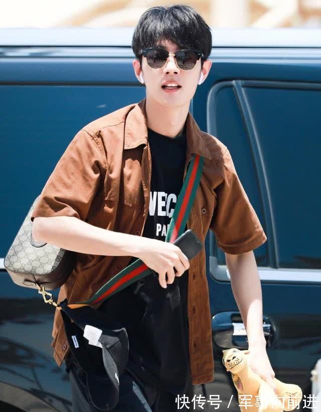 兩家官博在線給肖戰(zhàn)送祝福,文案都非常溫暖,粉絲表示很期待