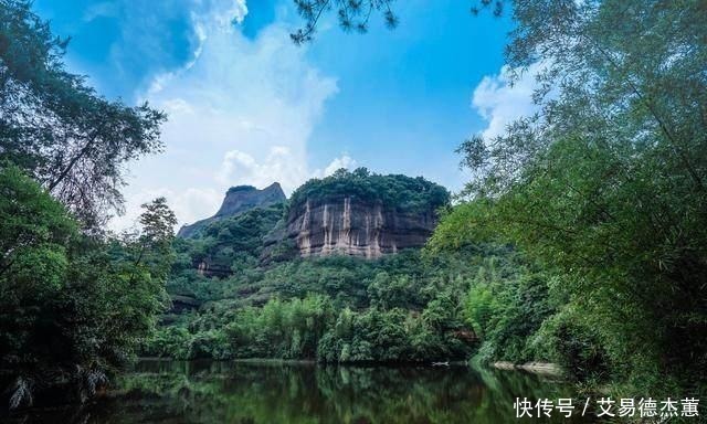 这座山峰看得让人害羞，当地人却非常崇拜它