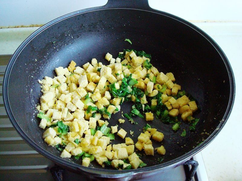 粗粮|想养胃就多吃它，金黄酥软，一锅炒出来，一家老小都能吃