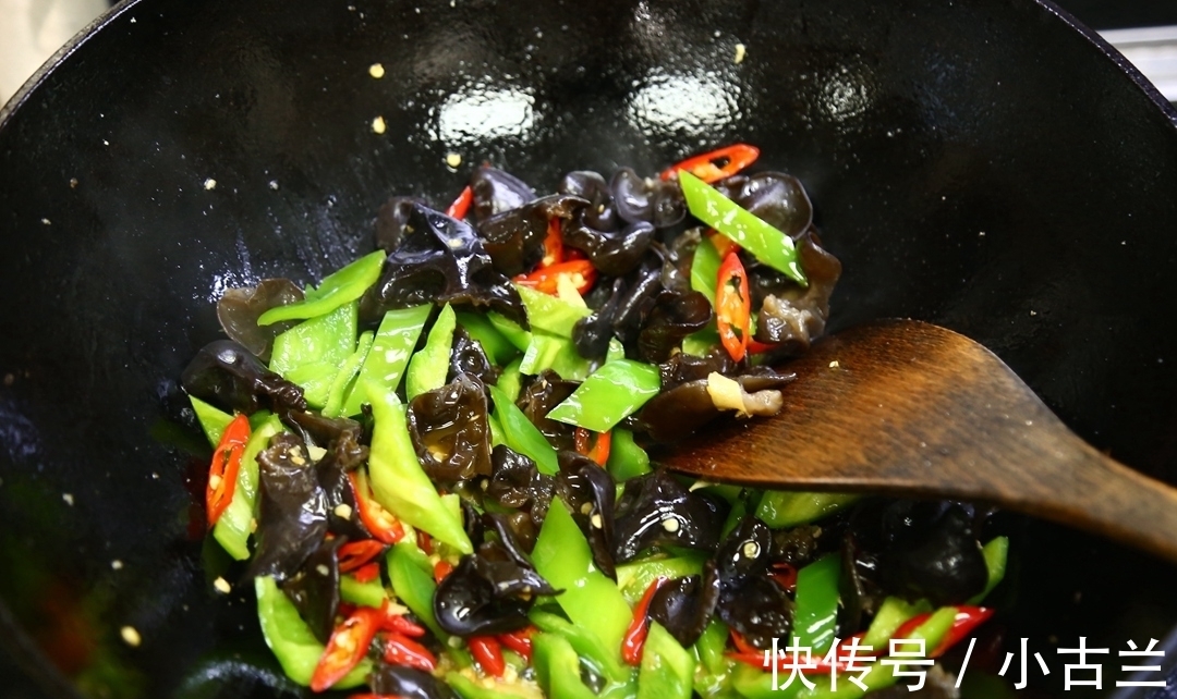 红柿子椒|只花5元,却比肉还香,全家爱吃,强身健体,抵抗春季感冒高发