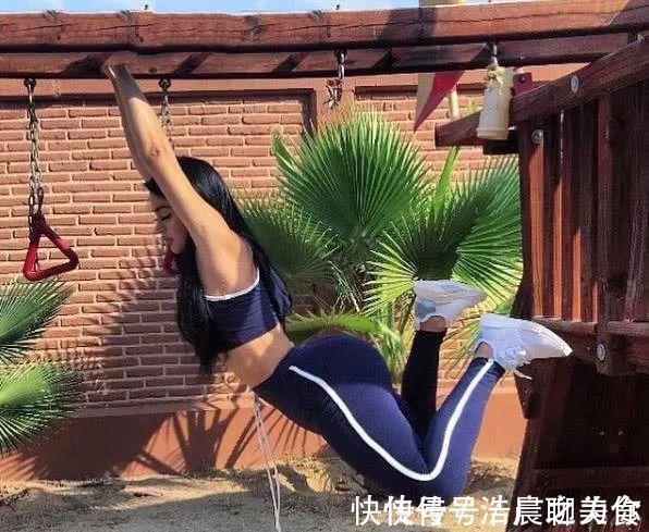 迷人|拥有完美腰臀比,沙漏型身材,国外大码模特就是这么迷人