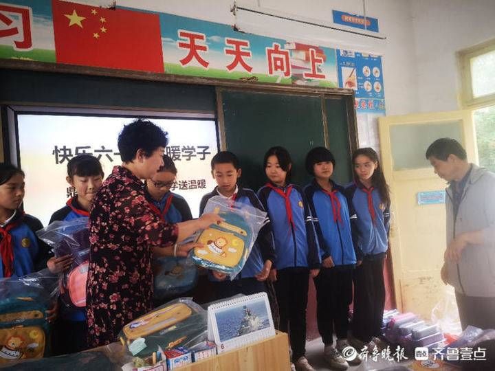 孩子们|关怀暖童心，鼎舜小学到赵李王小学开展送温暖活动