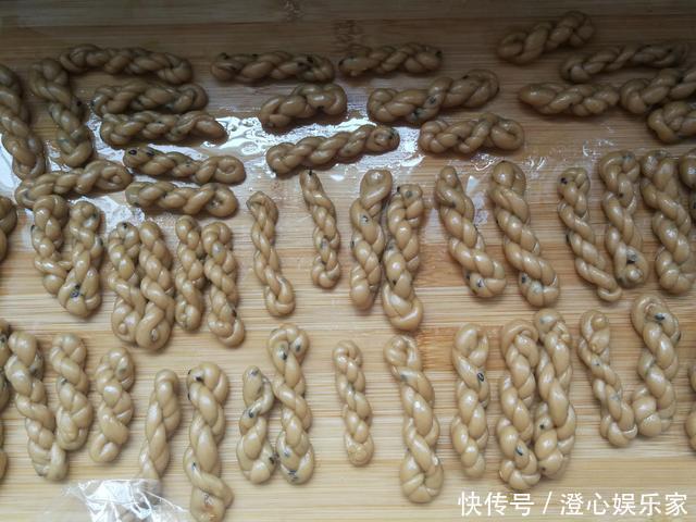 添加剂|自制脆口小麻花,无添加剂更健康,嘎嘣脆越嚼越香