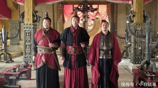 孔子说:“晏子,小人也”;晏子说:“孔某人与叛贼白公是同类”