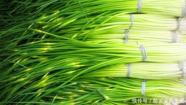 炒蒜苔，“最忌”直接下锅！教你正确做法，又香又脆还入味，好吃