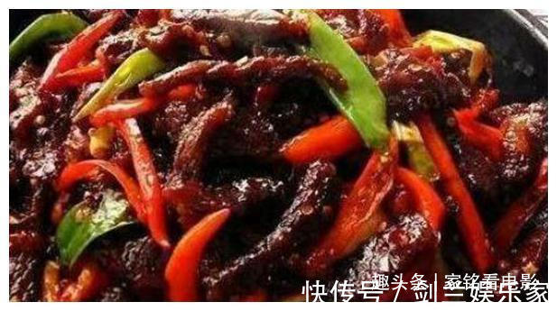 郫县豆瓣|美食推荐豌豆炒肉丁，小炒牛肉条，鸡蛋酿肉丸，香煎鱼排的做法
