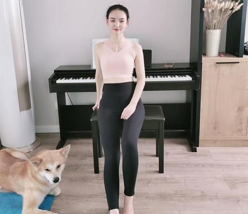 成熟|女孩健身必备，瑜伽裤穿上显瘦显身材，同时让你的气质愈发成熟