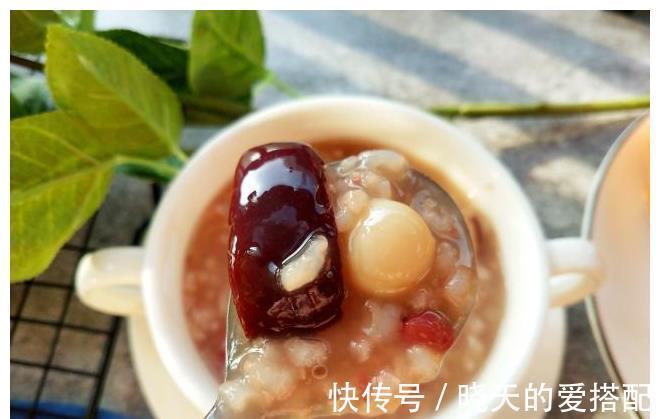 蛋白霜|一家4口人的早餐，用心搭配，在家吃省钱又舒心