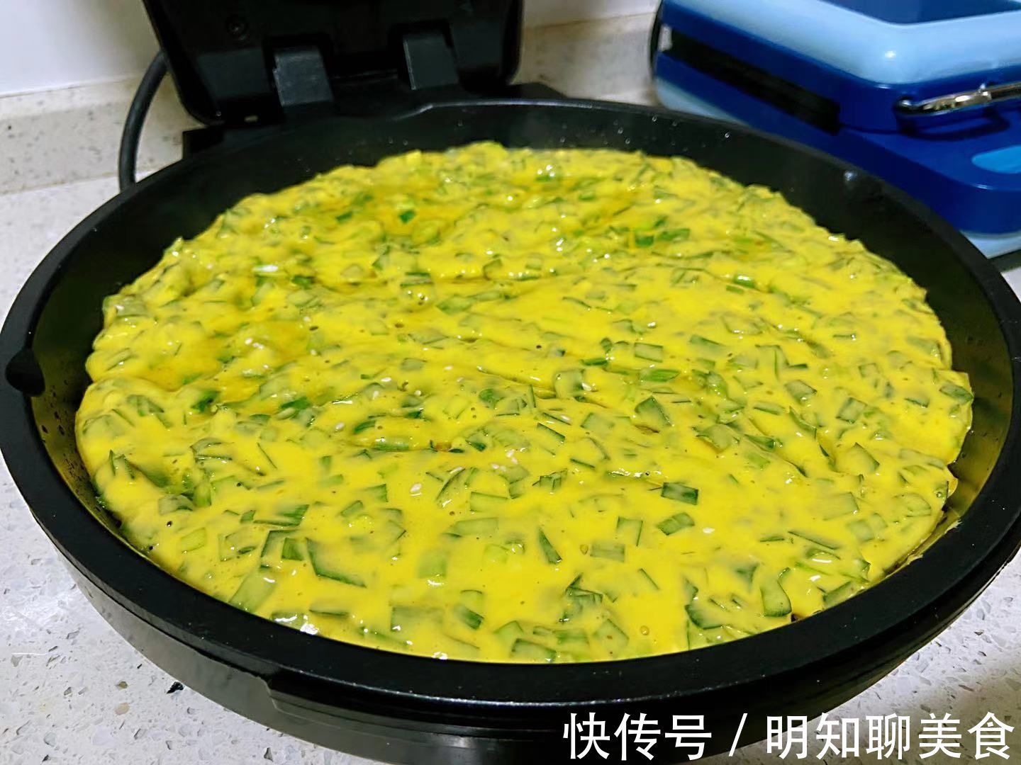 好吃|比油条包子好吃的早餐饼，5分钟出锅，我家一周吃3次，太香了！