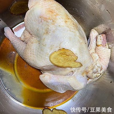 外焦里嫩爆汁烤全鸡-烤箱版