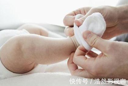 袜子|为什么孩子总爱“脱袜子”这几个原因看完泪目,很少有爸妈知道