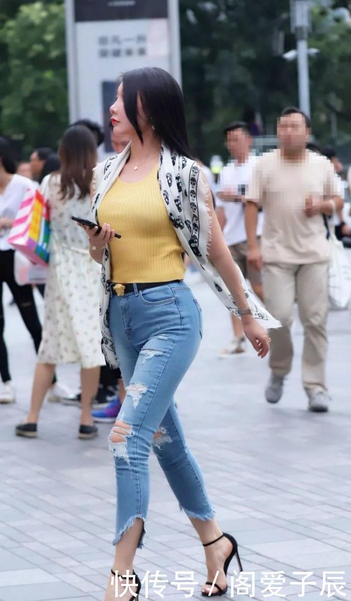 女神身高太高挑,穿牛仔裤后,就像踩了高跷!