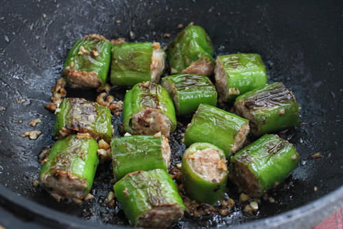 尖椒|辣椒太辣无从下口？不妨试试这做法，免油炸辣味全无，小孩都能吃